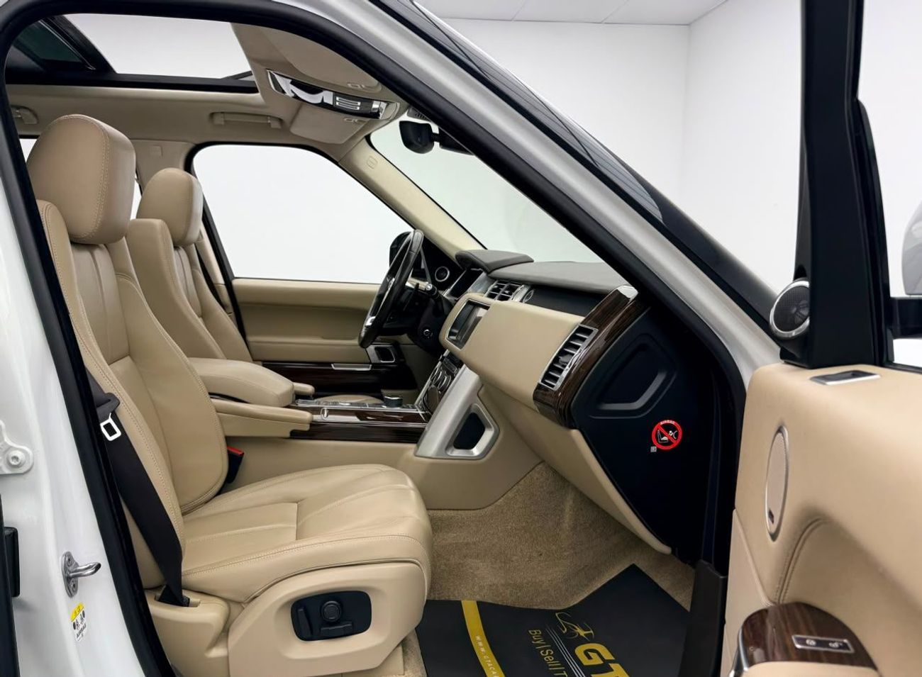 Land Rover Range Rover 2017 Range Rover HSE Supercharged, Warranty, Full RR Service History, Fully Loaded, GCC
