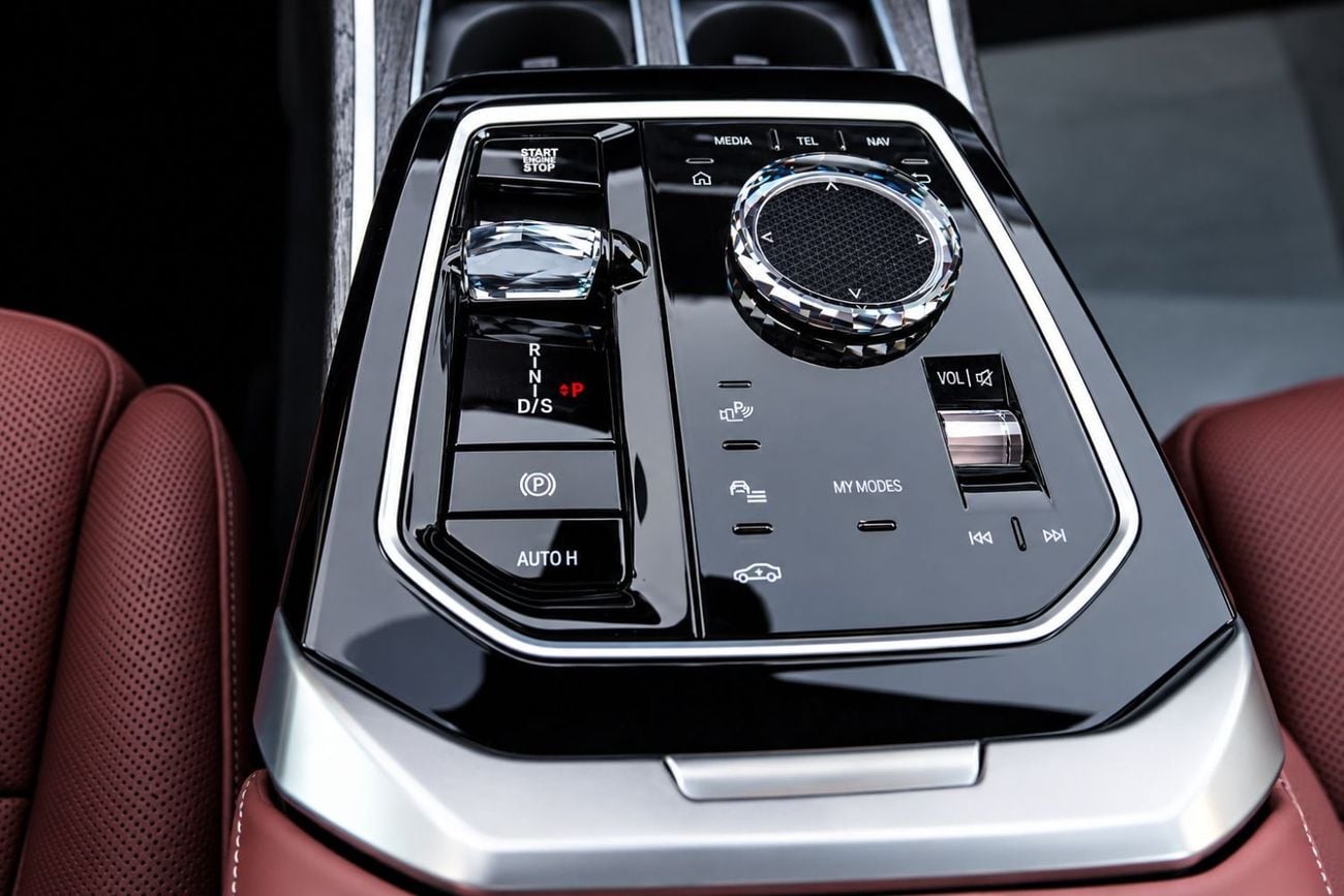 بي أم دبليو 735i STANDARD