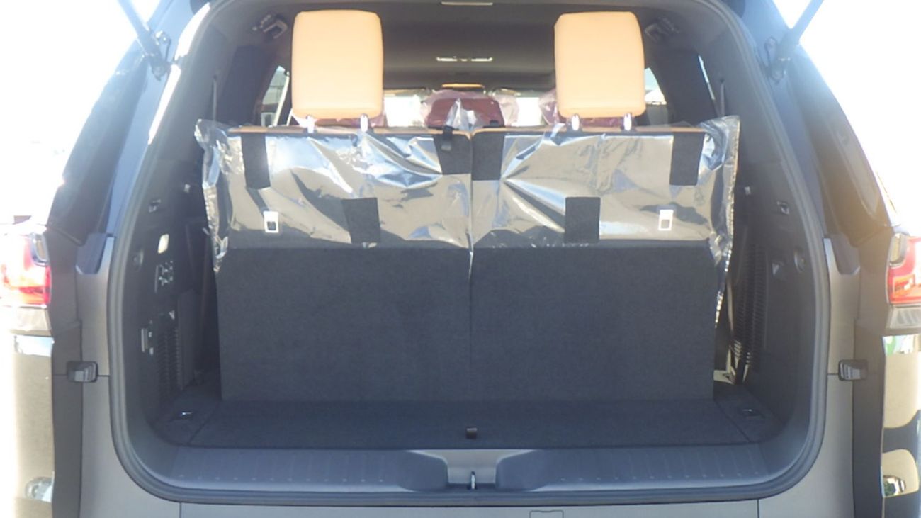 Lexus LX600 .