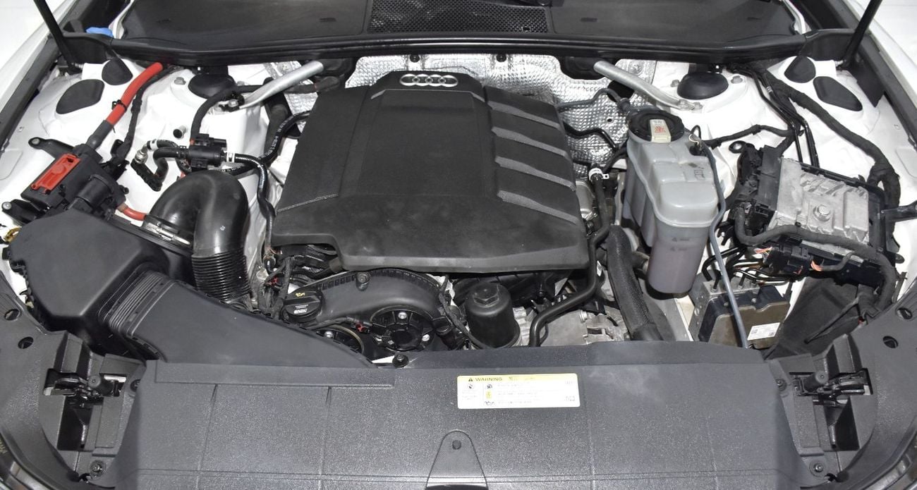 أودي A6 45 TFSI عرض ممتاز لسيارة أودي A6 45TFSi (موديل 2020) باللون الأبيض بمواصفات خليجية