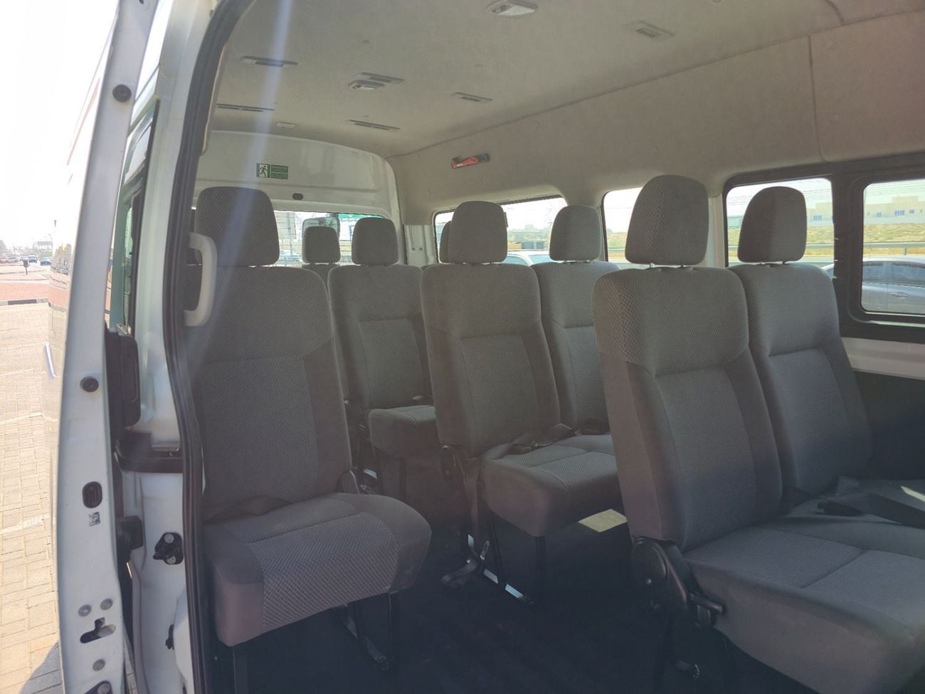 Nissan Urvan STANDARD 13 Seater