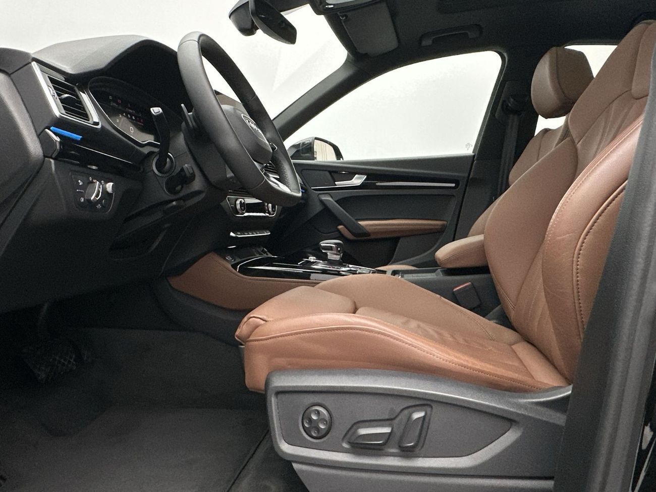 أودي Q5 45 TFSI SPORTBACK S-LINE quattro 249hp (Ref# 64015)