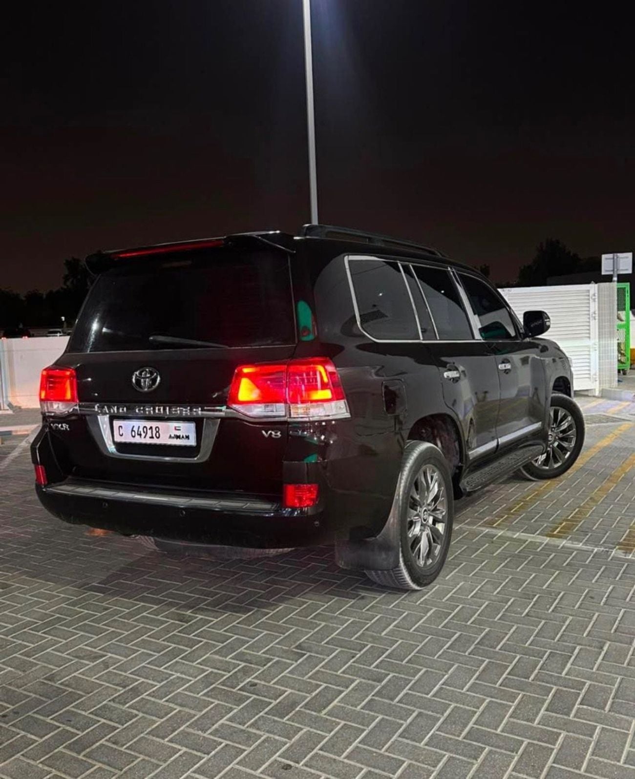 تويوتا لاند كروزر VXR