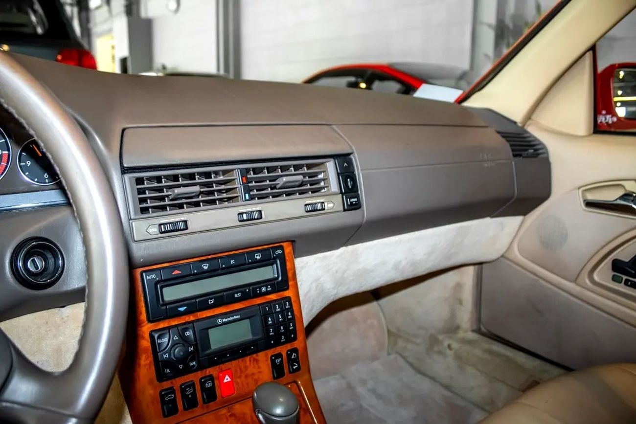 Mercedes Benz SL500 Classic SL 500 - Iconic R129 Generation