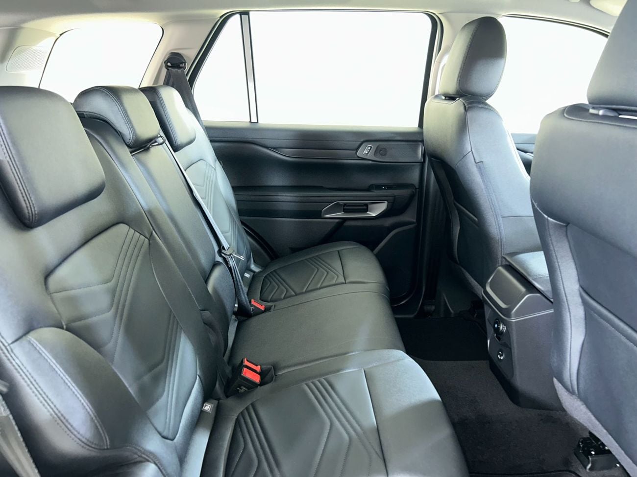 Ford Everest XLT EVR424 / AL TAYER MOTORS/ AL QOUZ SHOWROOM