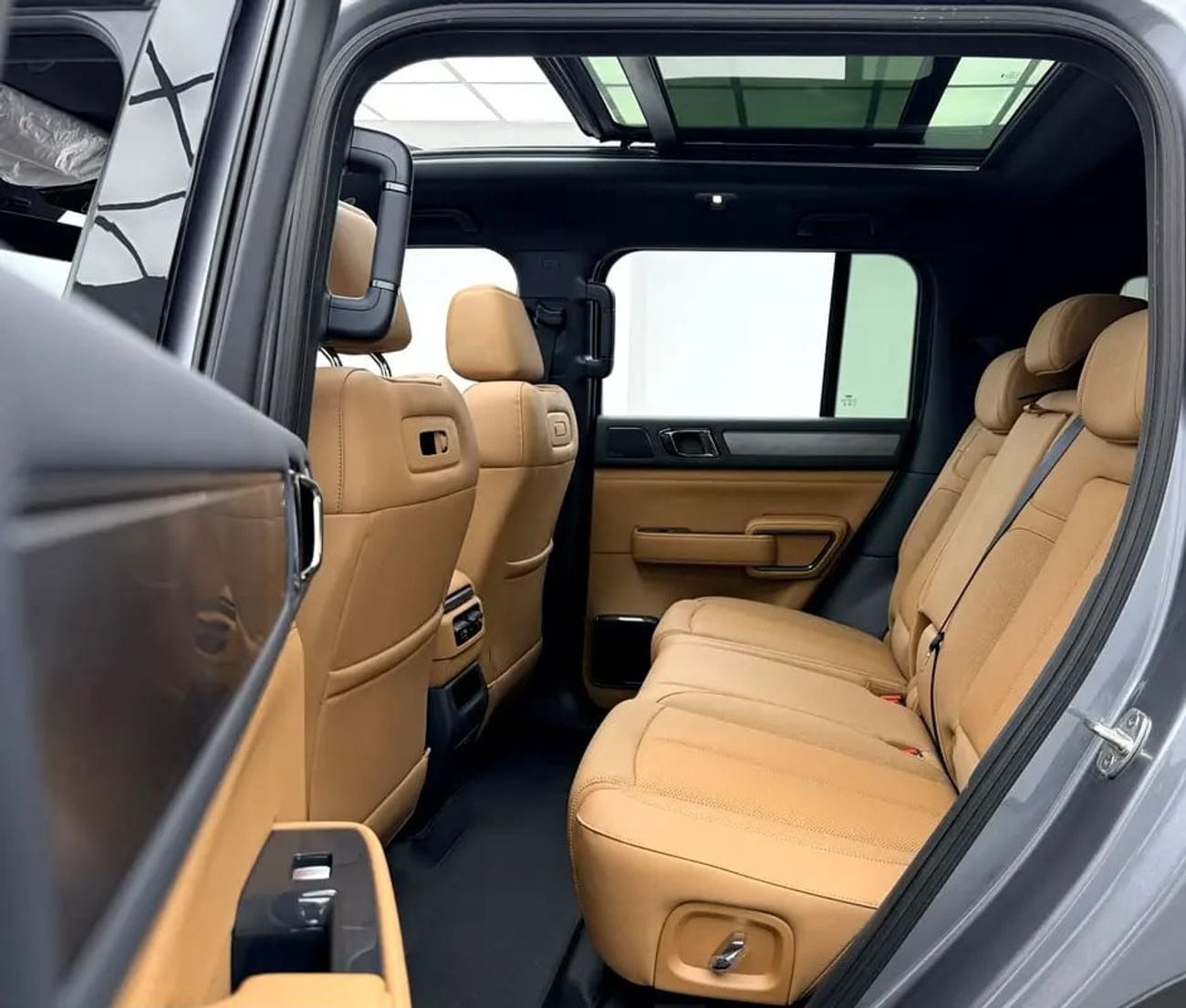 BYD Leopard 5 Ultra, Warranty, Delivery Kms, Fully Loaded, Excellent Condition, Chinese