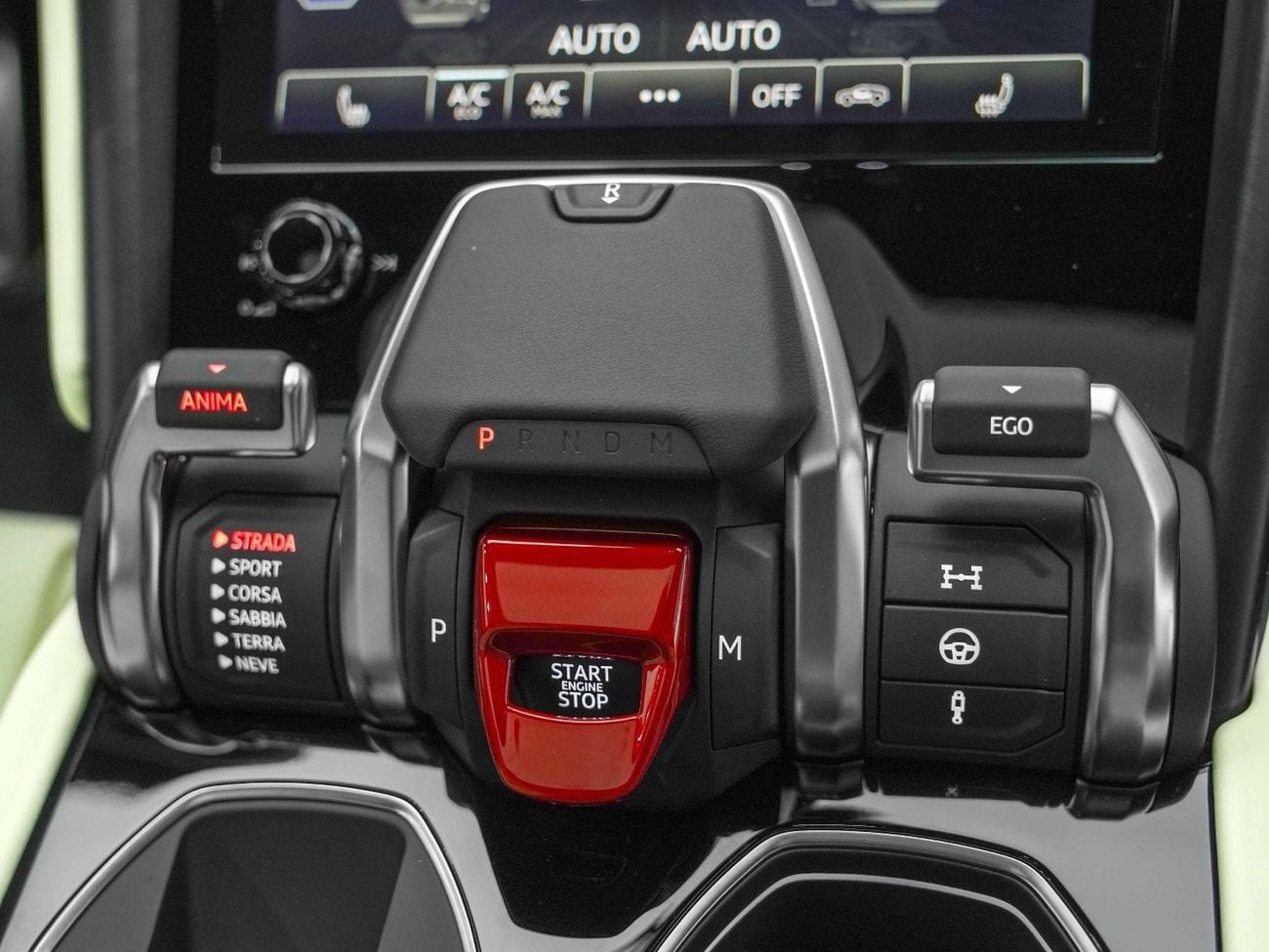 لامبورغيني اوروس UNDER 2 YEARS WARRANTY AND FREE SERVICE - URUS S - 2023 - ONLY 1,400 KM - GRIGIO TELESTO - LIKE NEW