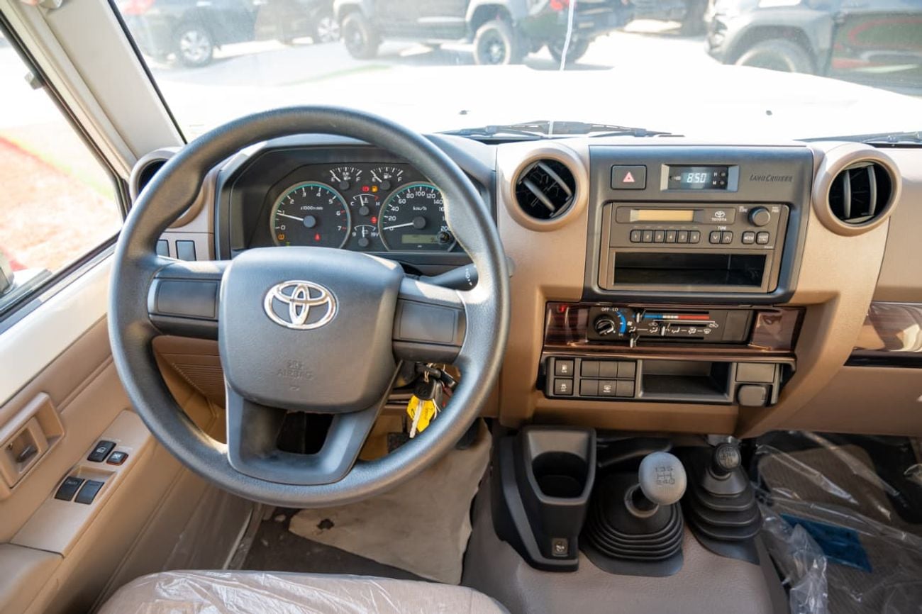Toyota Land Cruiser 70 LC 78 HARDTOP 4.0L MT