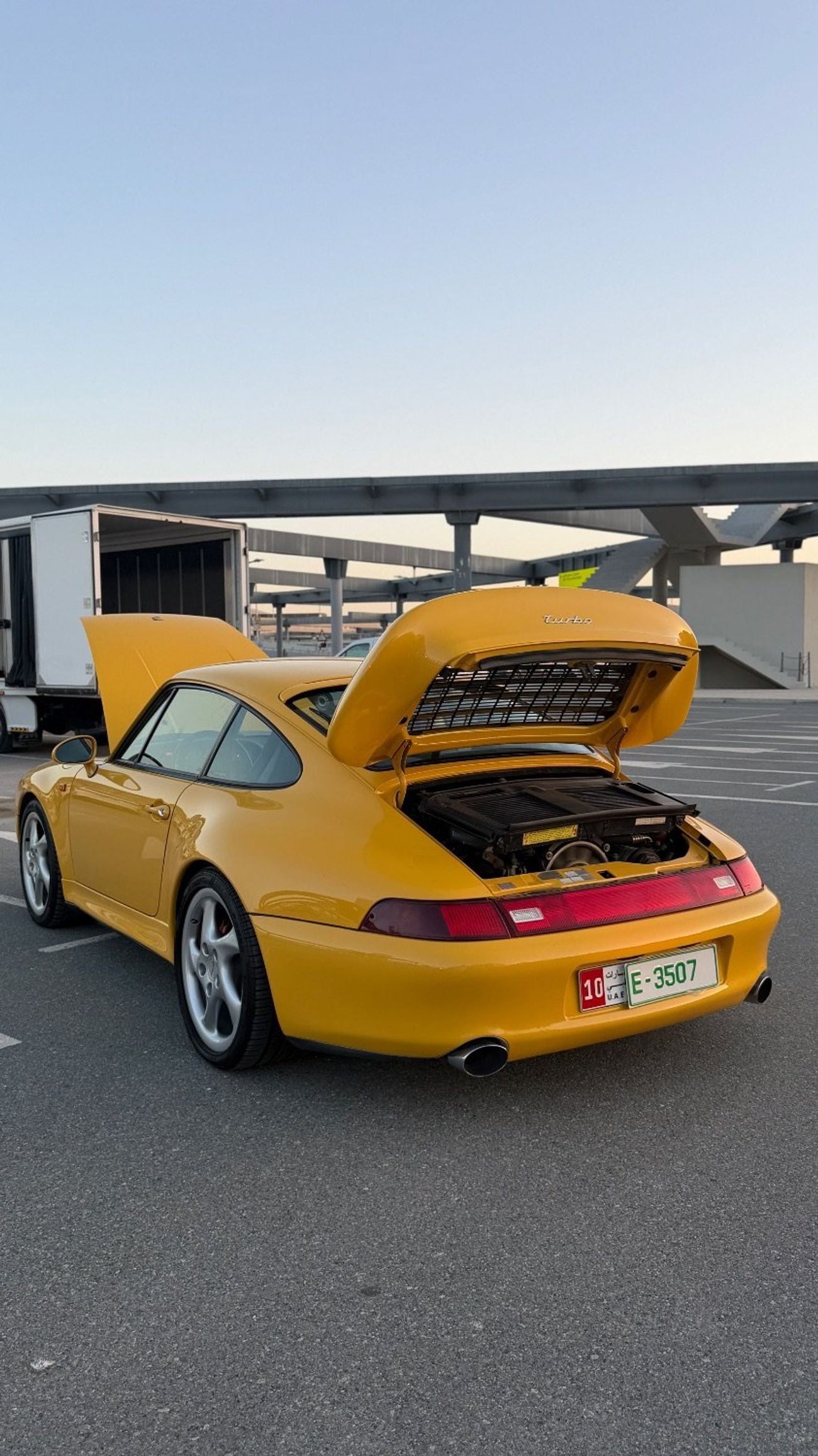 Porsche 911 CARRERA