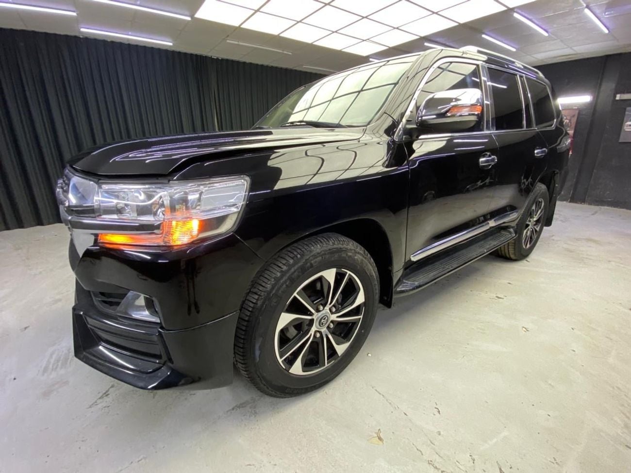 Toyota Land Cruiser Toyota Land Cruiser Diesel Model 2015 Modified to 2021 inside and outside