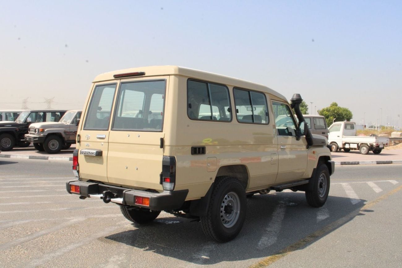 Toyota Land Cruiser 70 LC 78 HARDTOP 4.0L MT
