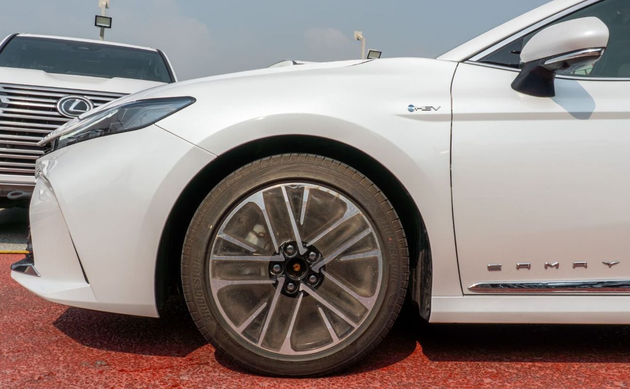 Toyota Camry LUMIERE HEV