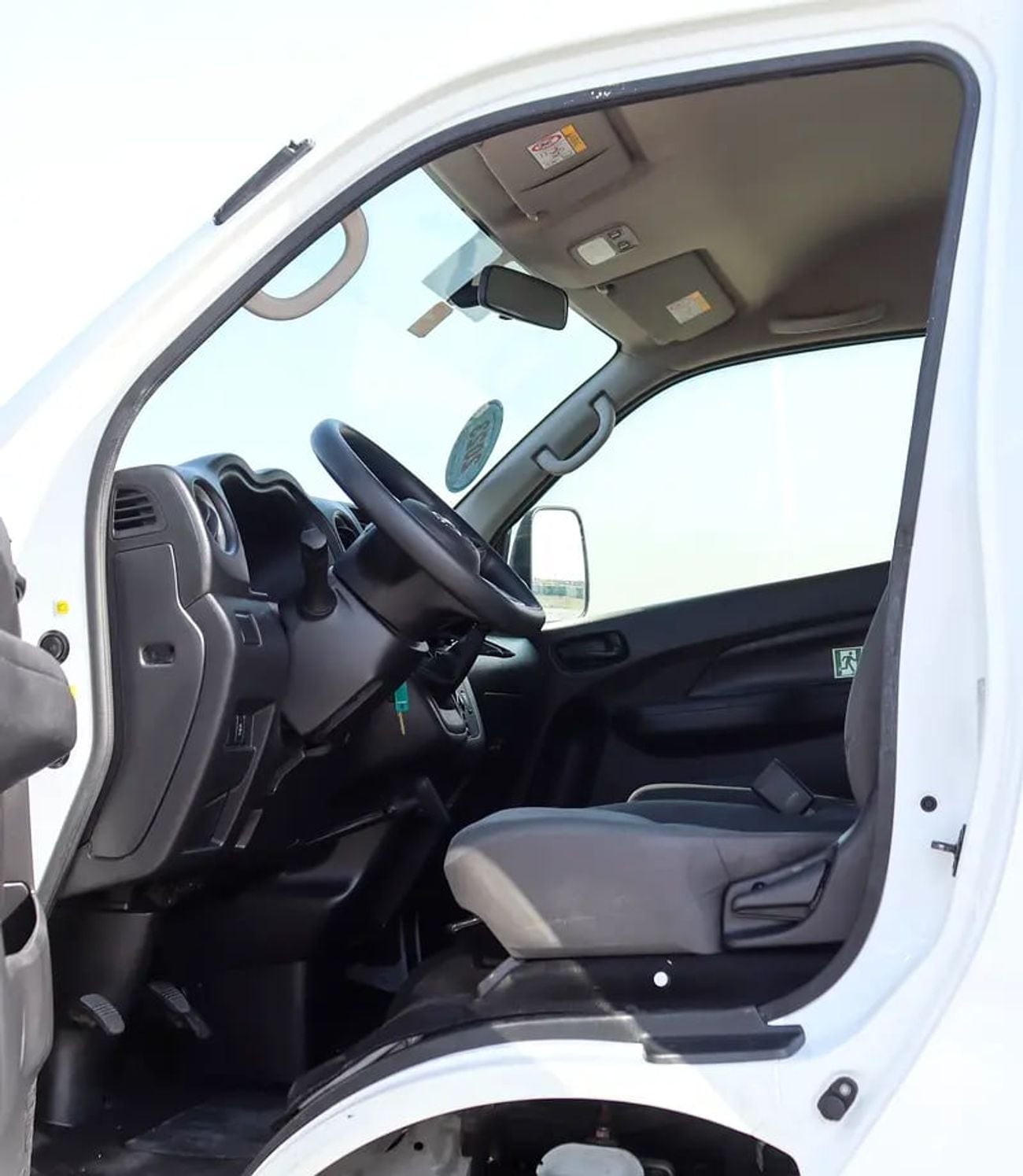 Nissan Urvan 2.5 L | | GCC | Accident-Free | In Excellent Condition | 1428 P.M