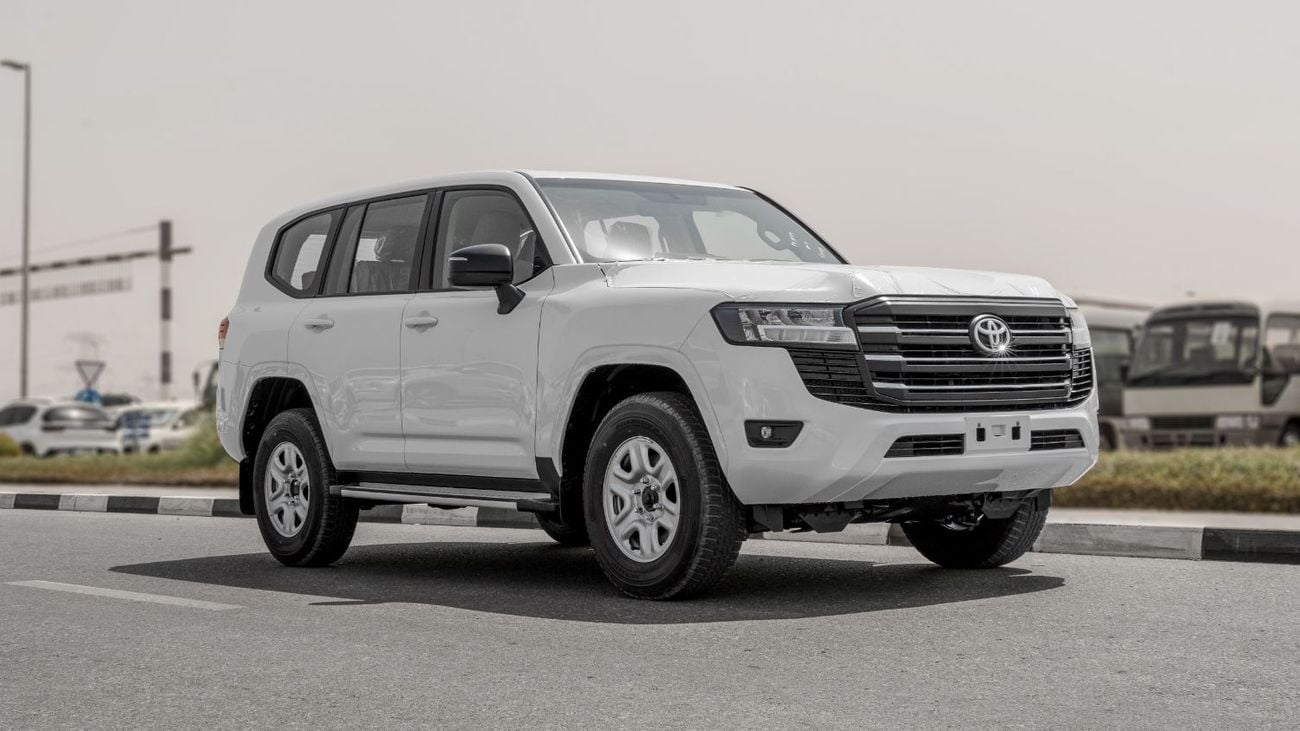 Toyota Land Cruiser GXR 2026 Toyota Land Cruiser GXR 3.3L AT Diesel (White-Beige)