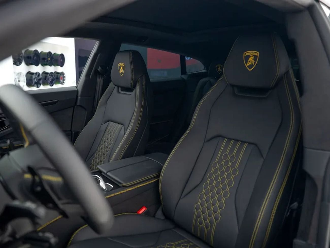 لامبورغيني اوروس SE BRAND | 800 HP PLUG-IN HYBRID | 76 KM
