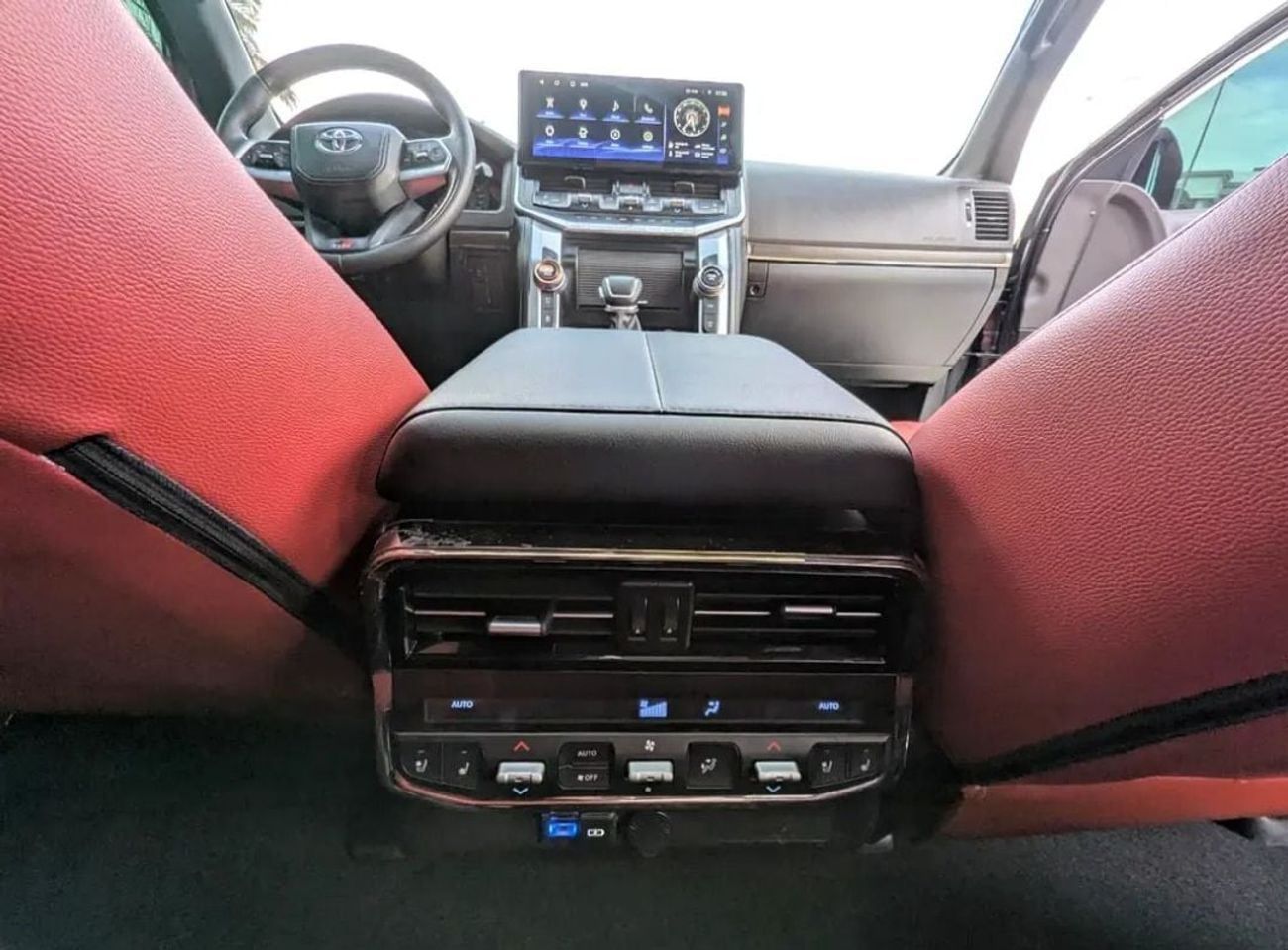 تويوتا لاند كروزر GXR Toyota landcruise 2013Model Facelifted 2025 4.0L V6 petrol Engine Colour Black push start Transm