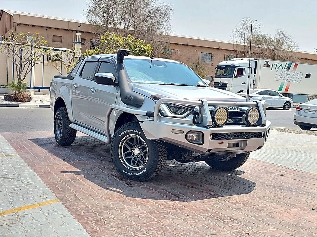 Isuzu D-MAX STANDARD