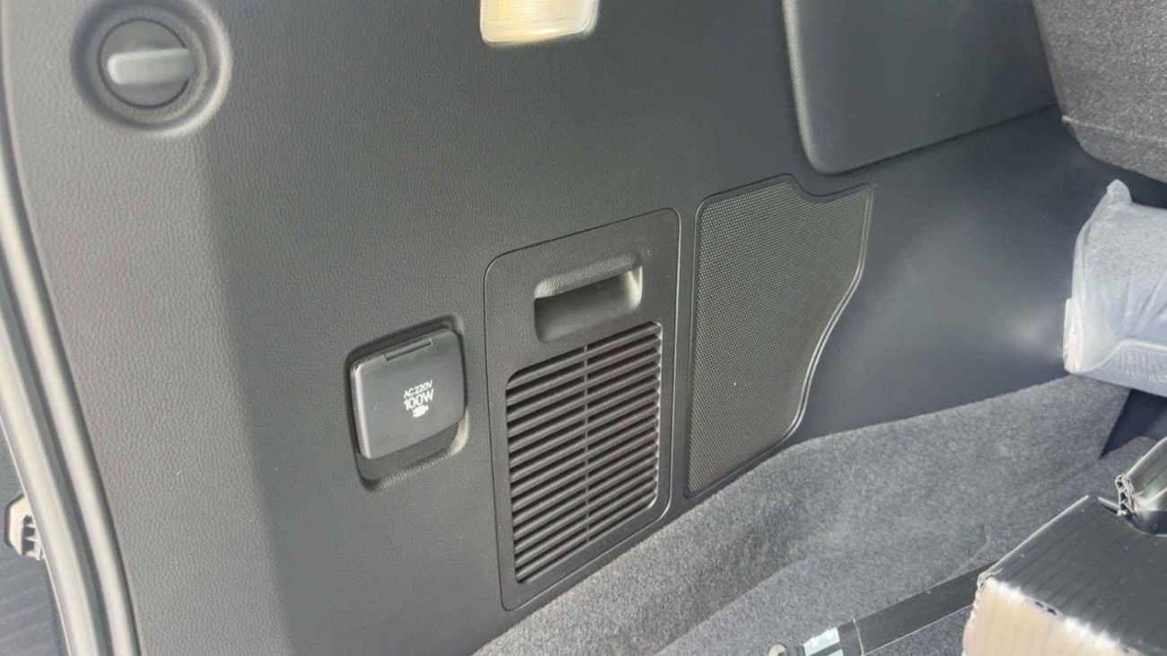لكزس LX 600 VIP لكزس LX600 VIP - موديل 2026، لون أسود/برتقالي