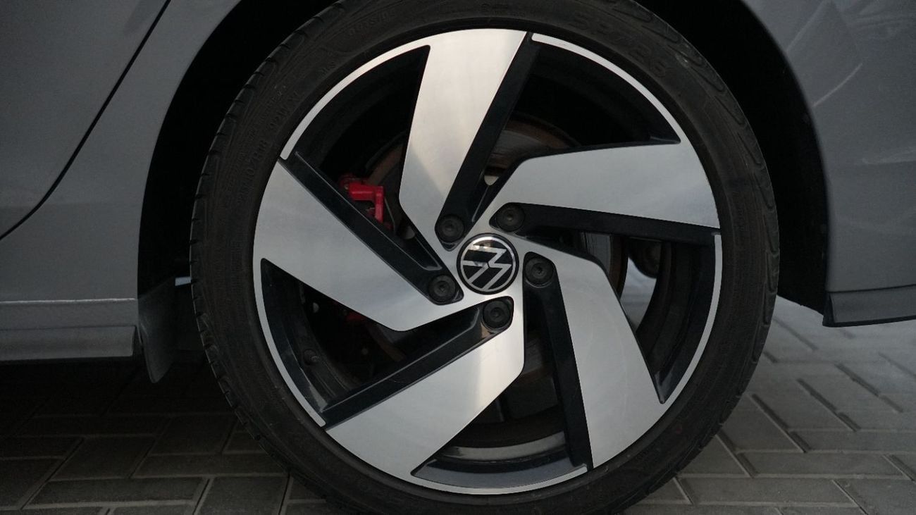 Volkswagen Golf GTI Sport 2.0T || Agency Warranty || Complete Service