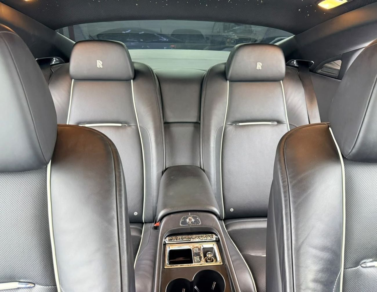 Rolls Royce Wraith STANDARD 2016 Rolls-Royce Wraith, V12, Excellent Condition, GCC Specs.