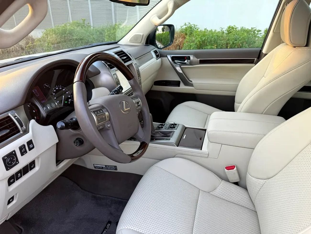 Lexus GX460 GX 460 GCC Specs - Well Maintained