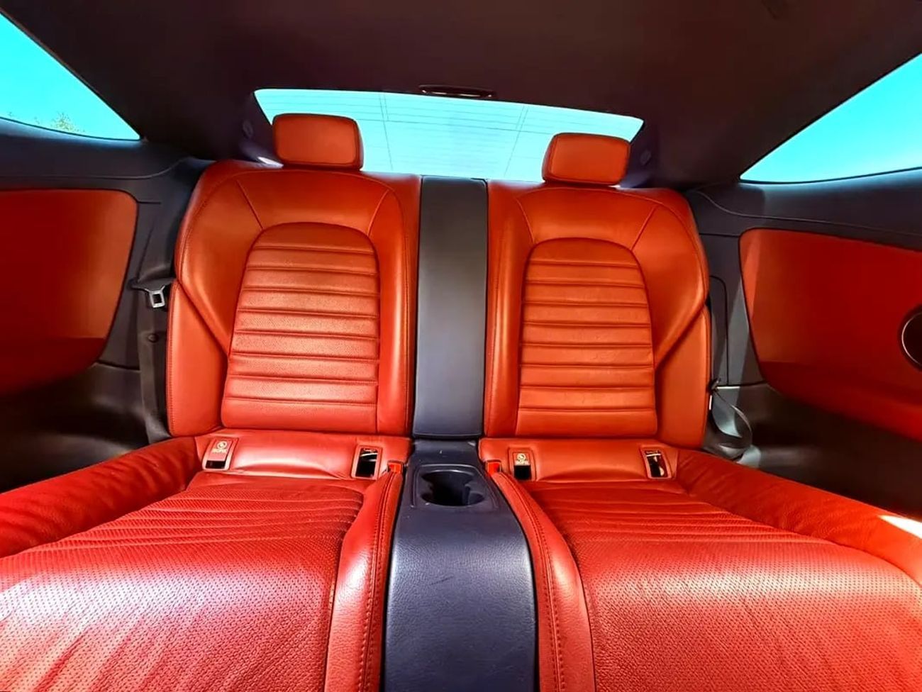 Mercedes Benz C300 مرسيدس C300 كوبيه خليجيStunning C300 Coupe | GCC Specs | Low Mileage | Pristine
