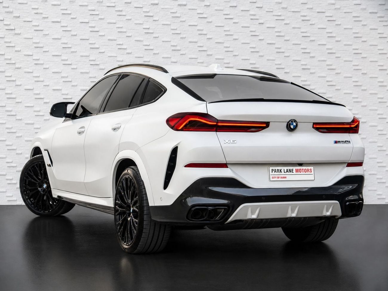 BMW X6 M60i BMW X6 M60 2024 GCC specs
