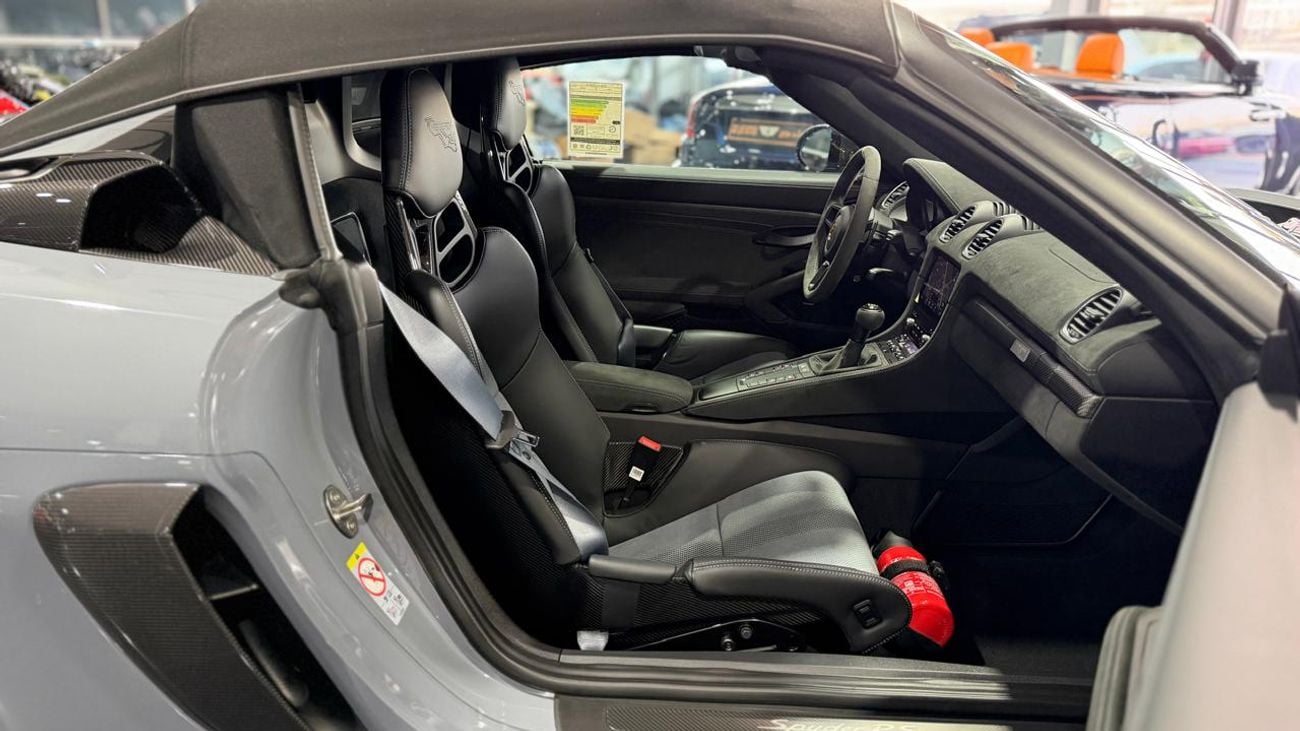 بورش 718 سبيدر RS 2025 | GCC Specs | Brand New | FULLY LOADED | CARBON PACKAGED | LIMITED EDITION
