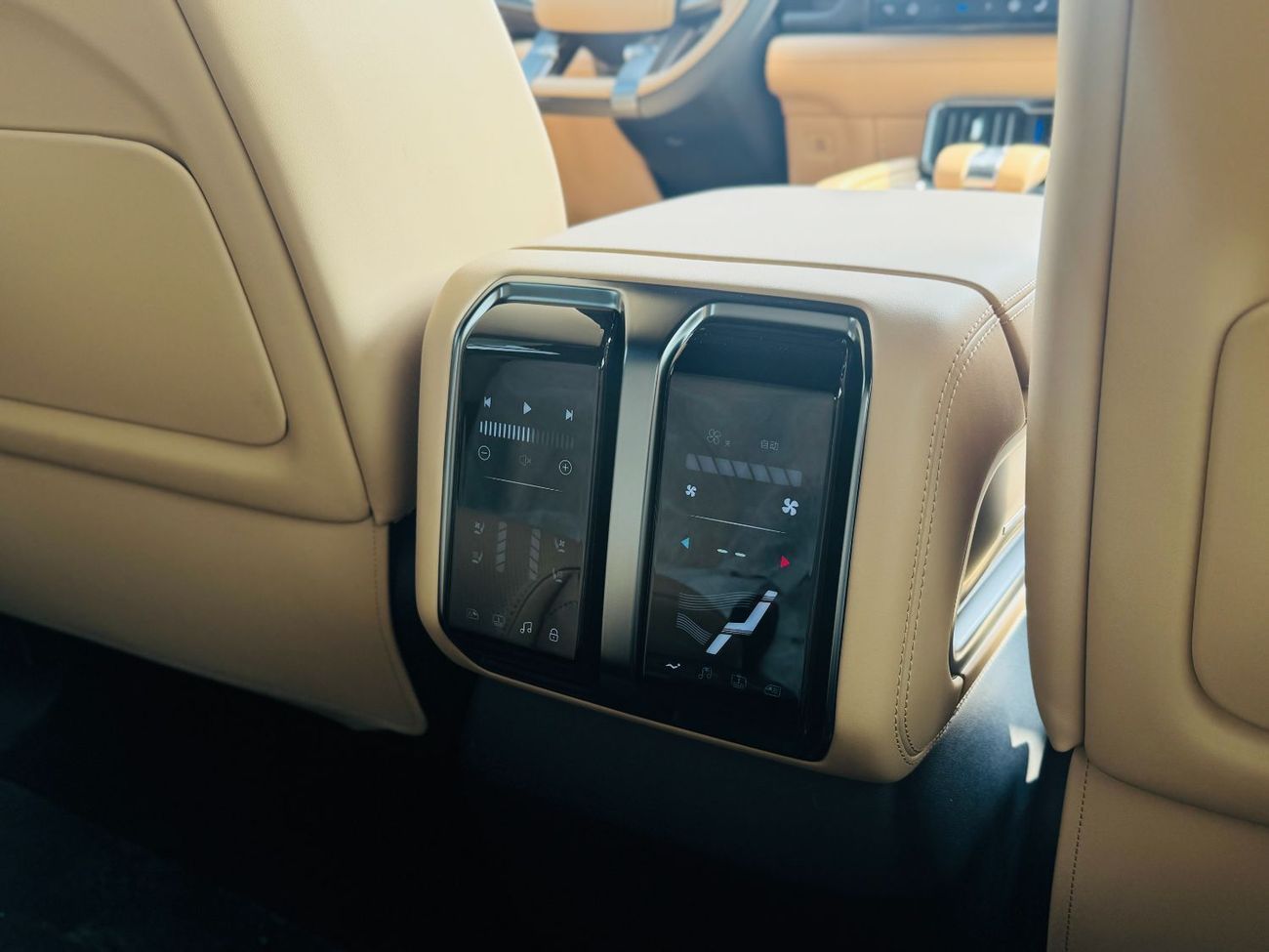 بي واي دي ليوبارد 8 DELUX (6 Seats)