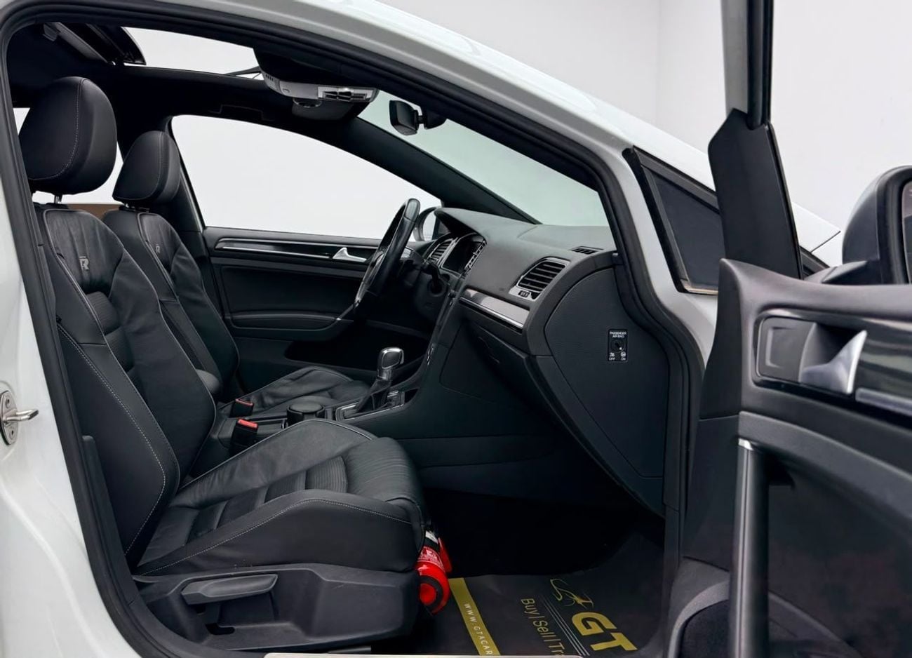 Volkswagen Golf R 2018 Volkswagen Golf, Full Service History, Fully Loaded, Excellent Condition, GCC