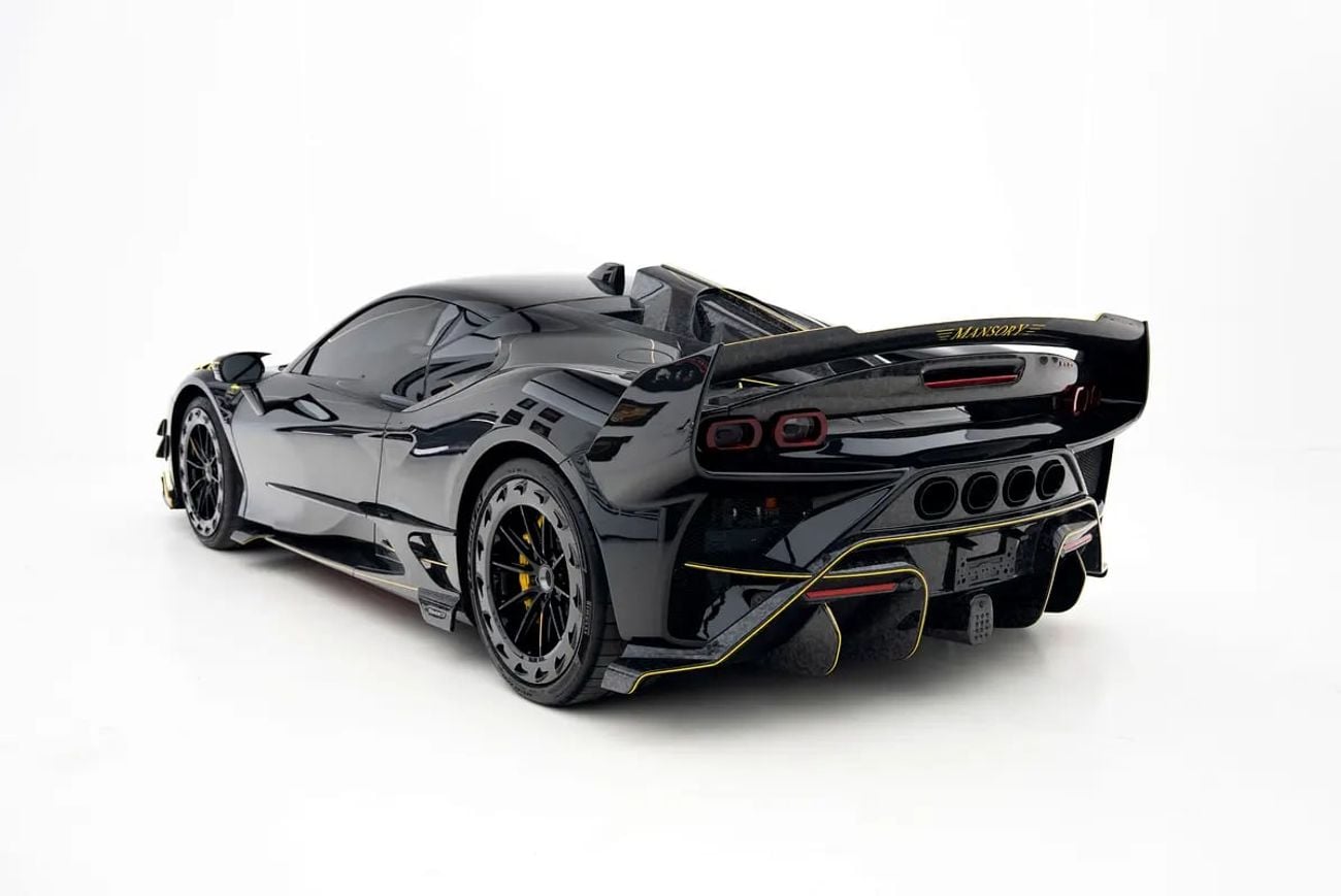 فيراري SF90 ستراديل سترادالي CUSTOM WIDE-BODY KIT | SERVICE CONTRACT | GCC SPECS | 6,715 KM