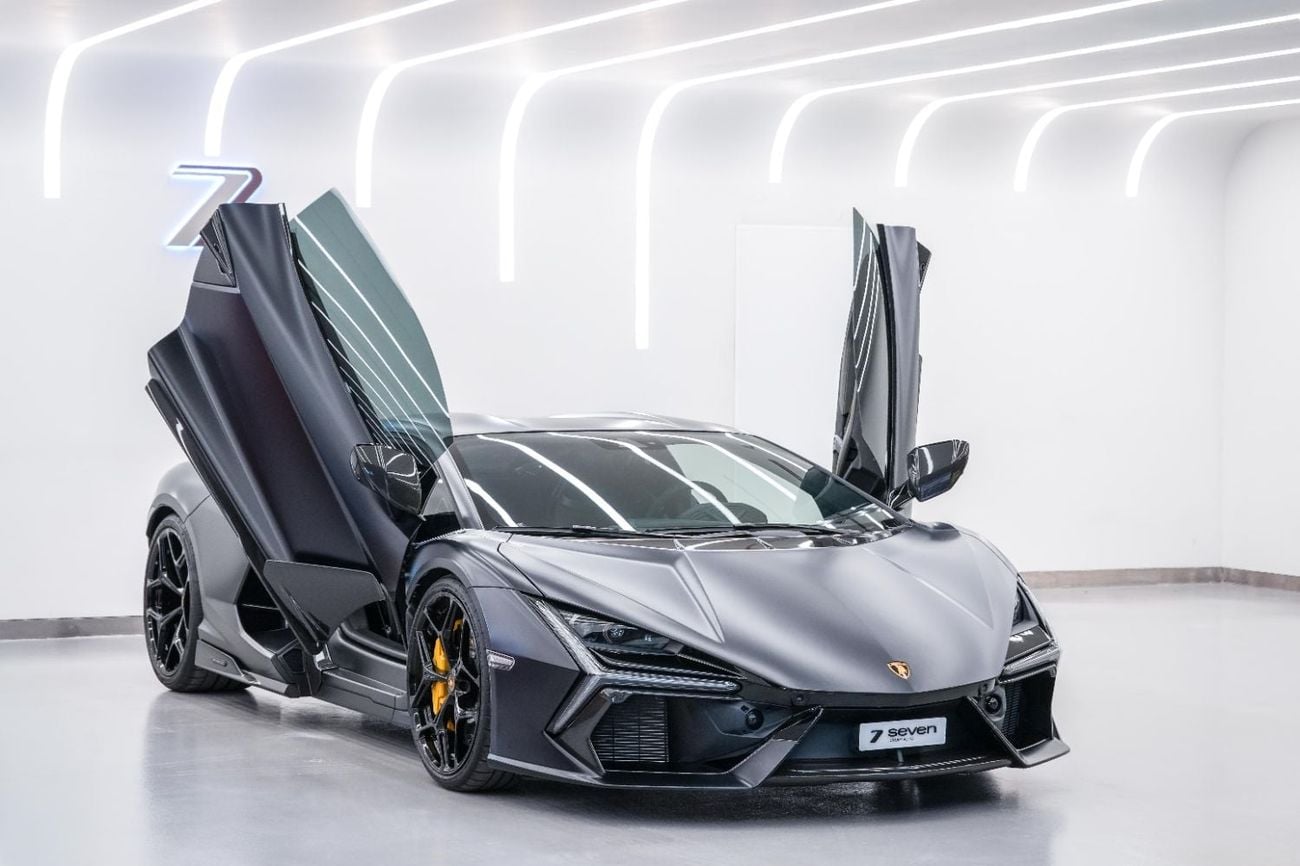 لامبورغيني ريفويلتو SPORTIVA هيكل داخلي وخارجي مصنوع بالكامل من الكربون | لون أسود مطفي أصلي