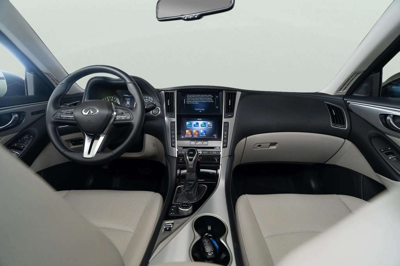 Infiniti Q50 LUXE 3.0