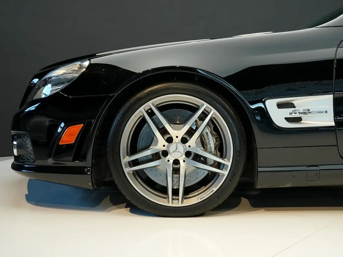 مرسيدس بنز SL 63 AMG SL 63 AMG - American Specs, High-Performance Convertible