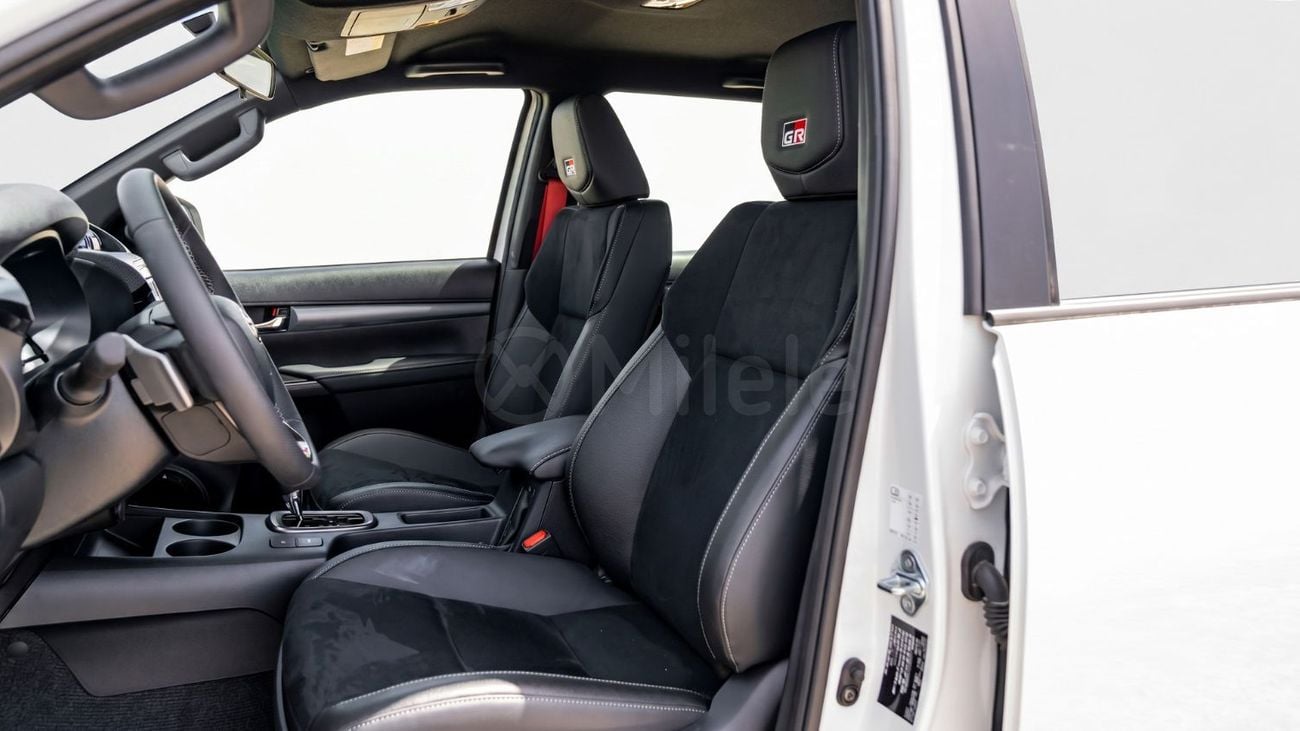 Toyota Hilux GR SPORT