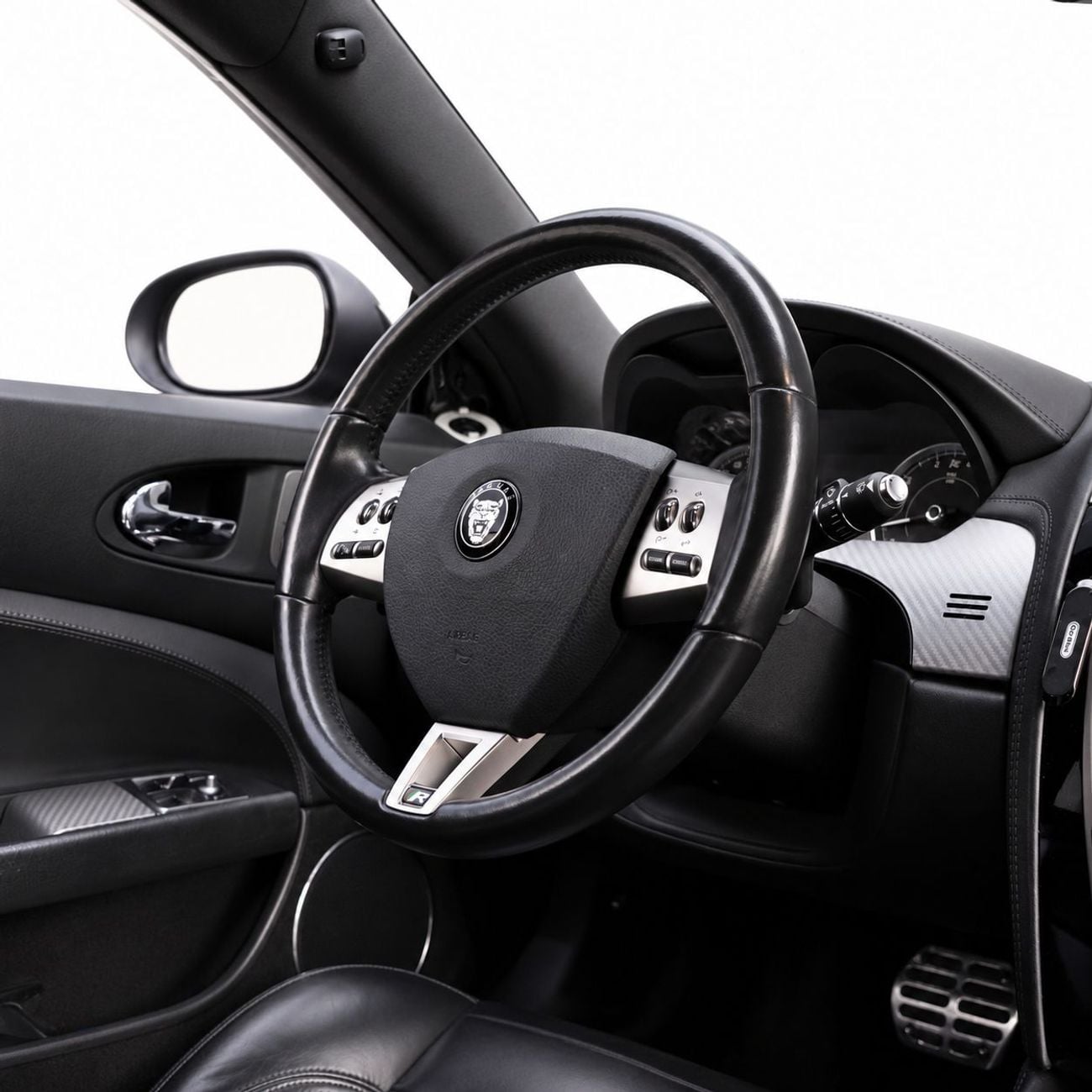 جاكوار XKR ستاندارد الدفع نقداً • جاكوار XKR • ضمان لمدة عام