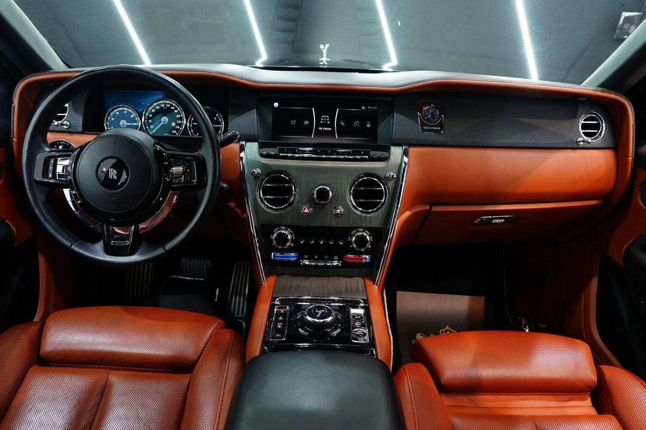 Rolls Royce Cullinan Mansory Kit 2021 Rolls-Royce Cullinan, Full Mansory Exterior Body Kit, Starlight. Rear Entertainment, GCC Specs!