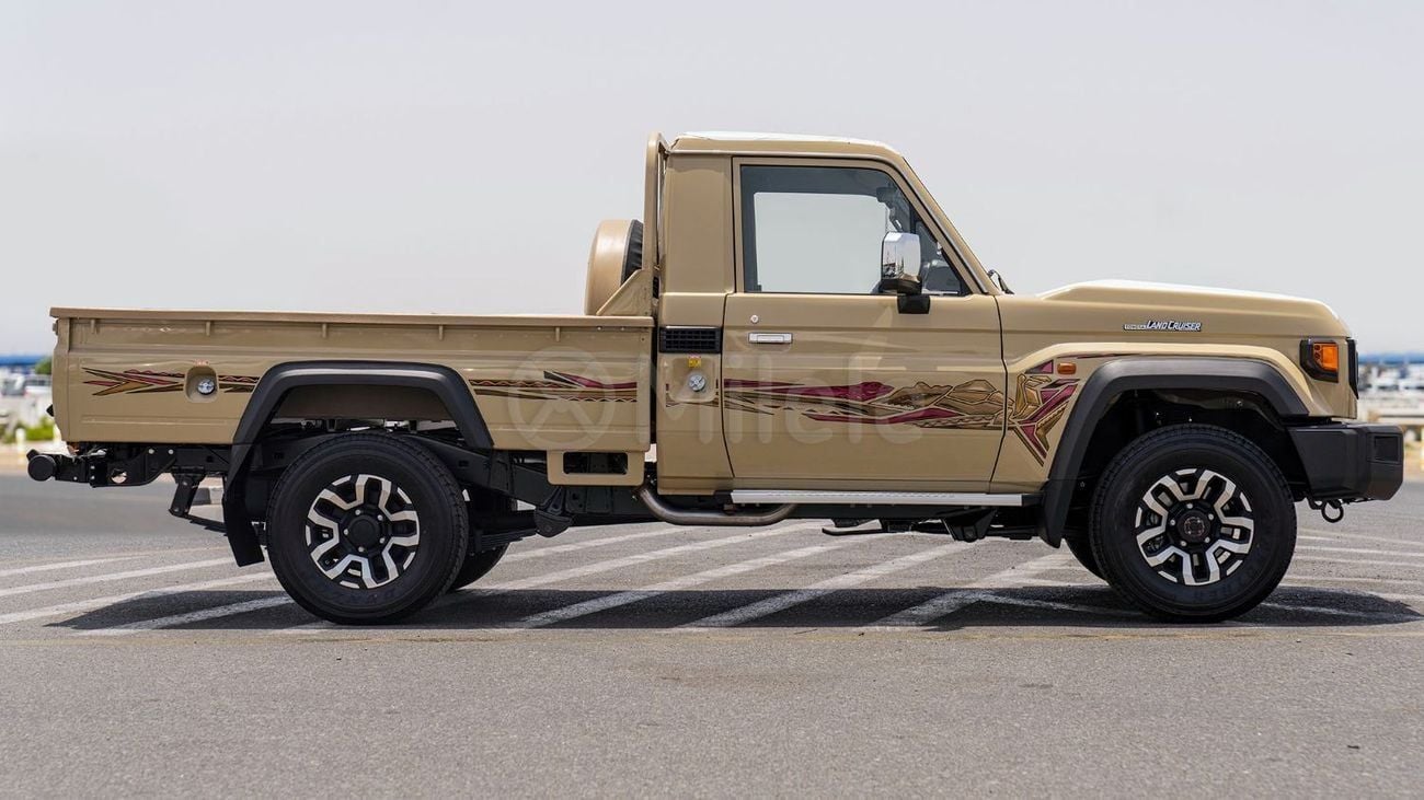 تويوتا لاند كروزر بيك أب 70 LX LX