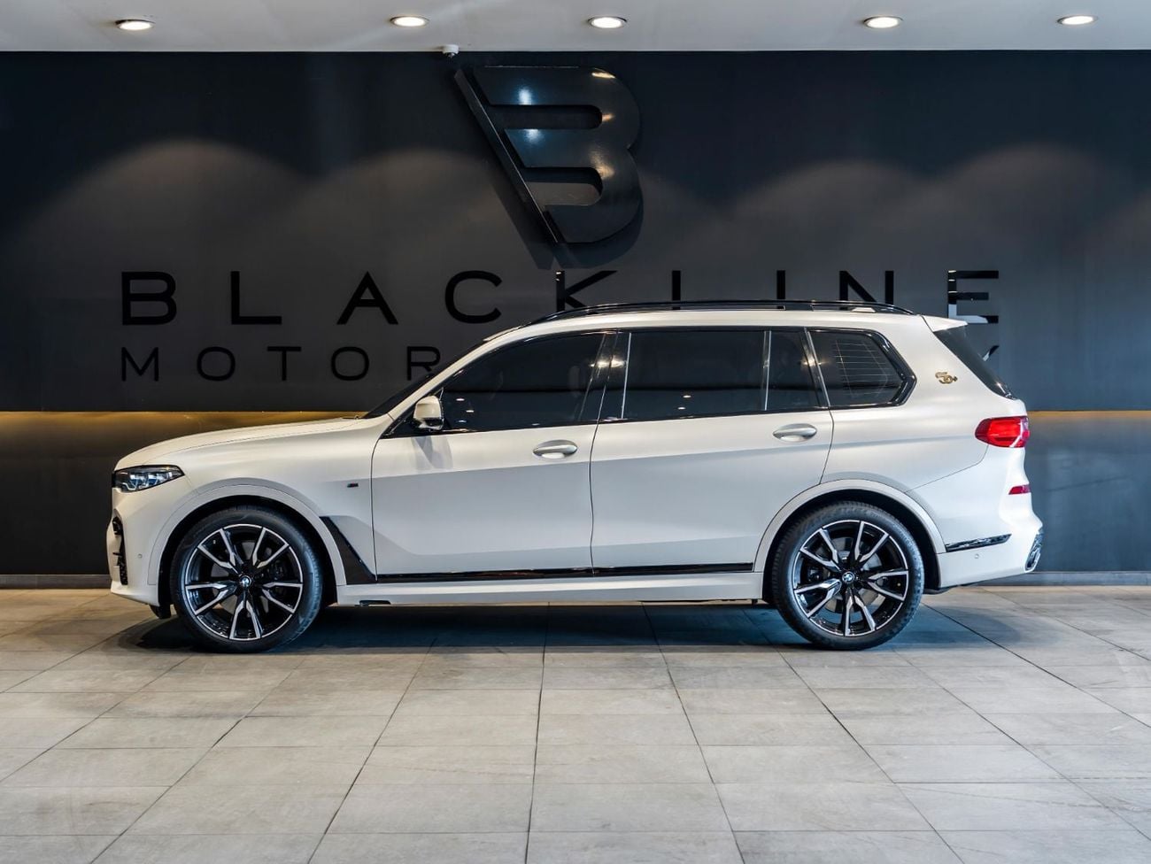 BMW X7 M50i 50 YEARS UAE EDITION BUY NOW, PAY 2027 | THE BLACKLINE STANDARD | August 2027 Warranty + Service, GCC, Low KMs