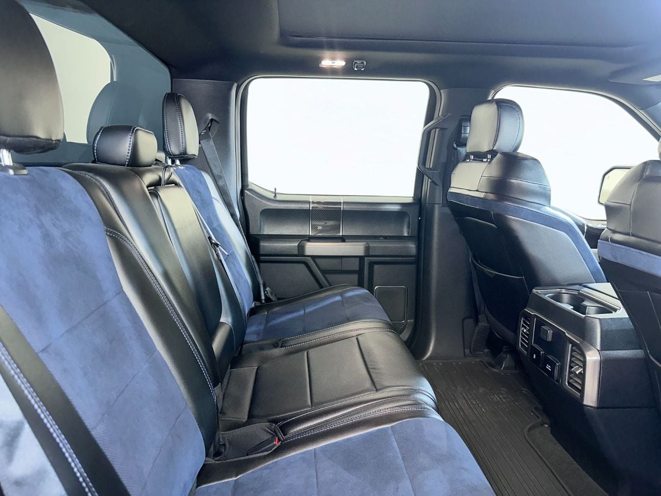 Ford F-150 RAPTOR CREW CAB LUX RP1620 /AL TAYER MOTORS/AL QOUZ SHOWROOM