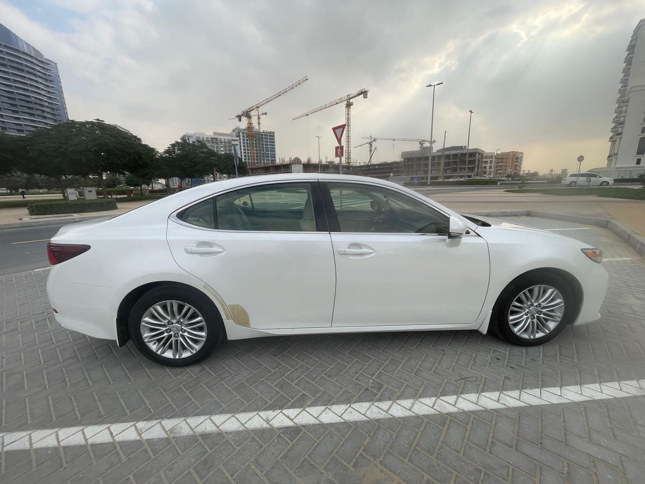 لكزس ES 250 PREMIER
