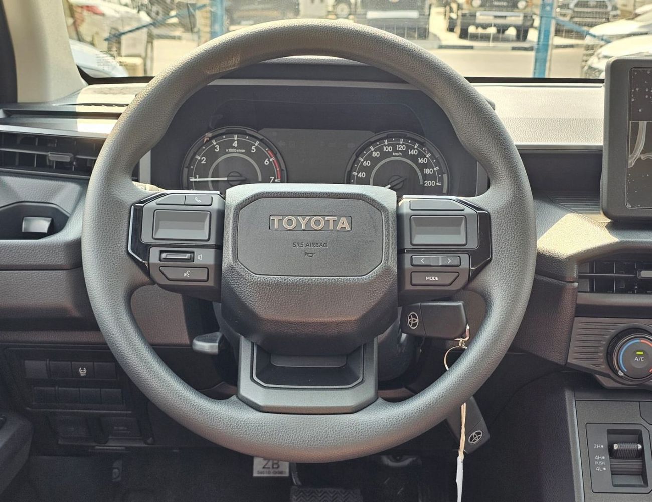 Toyota Hilux HILUX TOYOTA HILUX PICK-UP BASIC DOUBLE CABIN || PETROL AT 2.7L V4 4WD | WHITE 2027