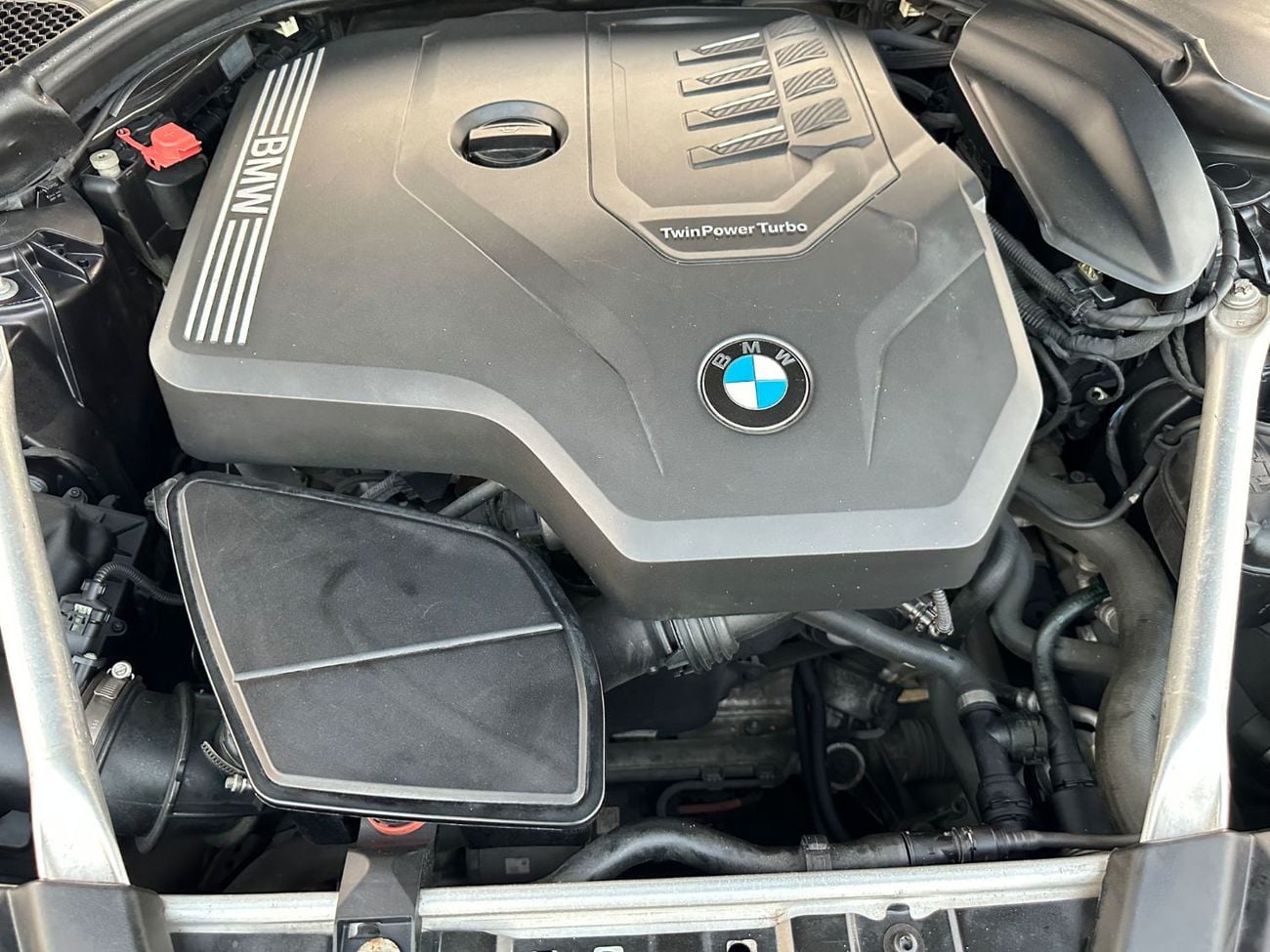بي أم دبليو 530i لاكجوري لاين إكسكلوسيف
