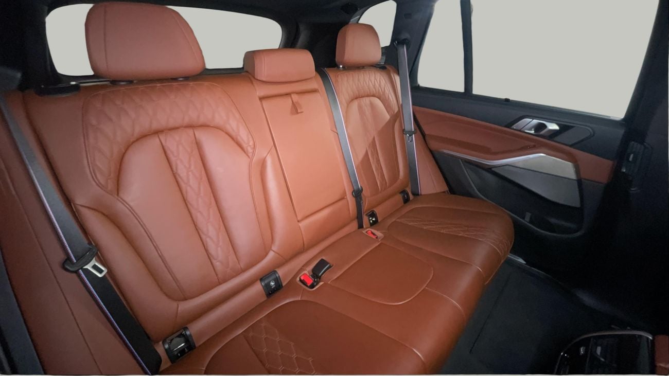 بي أم دبليو X5 XDRIVE40i M SPORT كارس24 هي سوق ضخم للسيارات المستعملة موثوق ومضمون ٪كارس24 هي سوق ضخم للسيارات المستعملة موثوق ومضمون