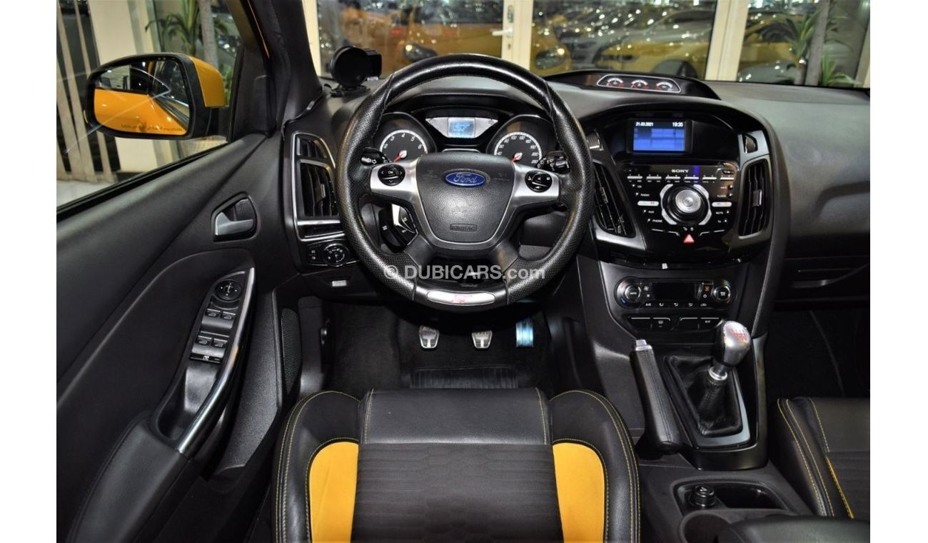 Ford Focus ORIGINAL PAINT ( صبغ وكاله ) Ford Focus ST 2014 Model! GCC Specs