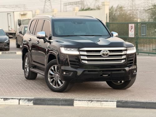 تويوتا لاند كروزر VXR تويوتا لاندكروزر VXR 2023 بمحرك توربو مزدوج سعة 3.5 لتر كاملة المواصفات