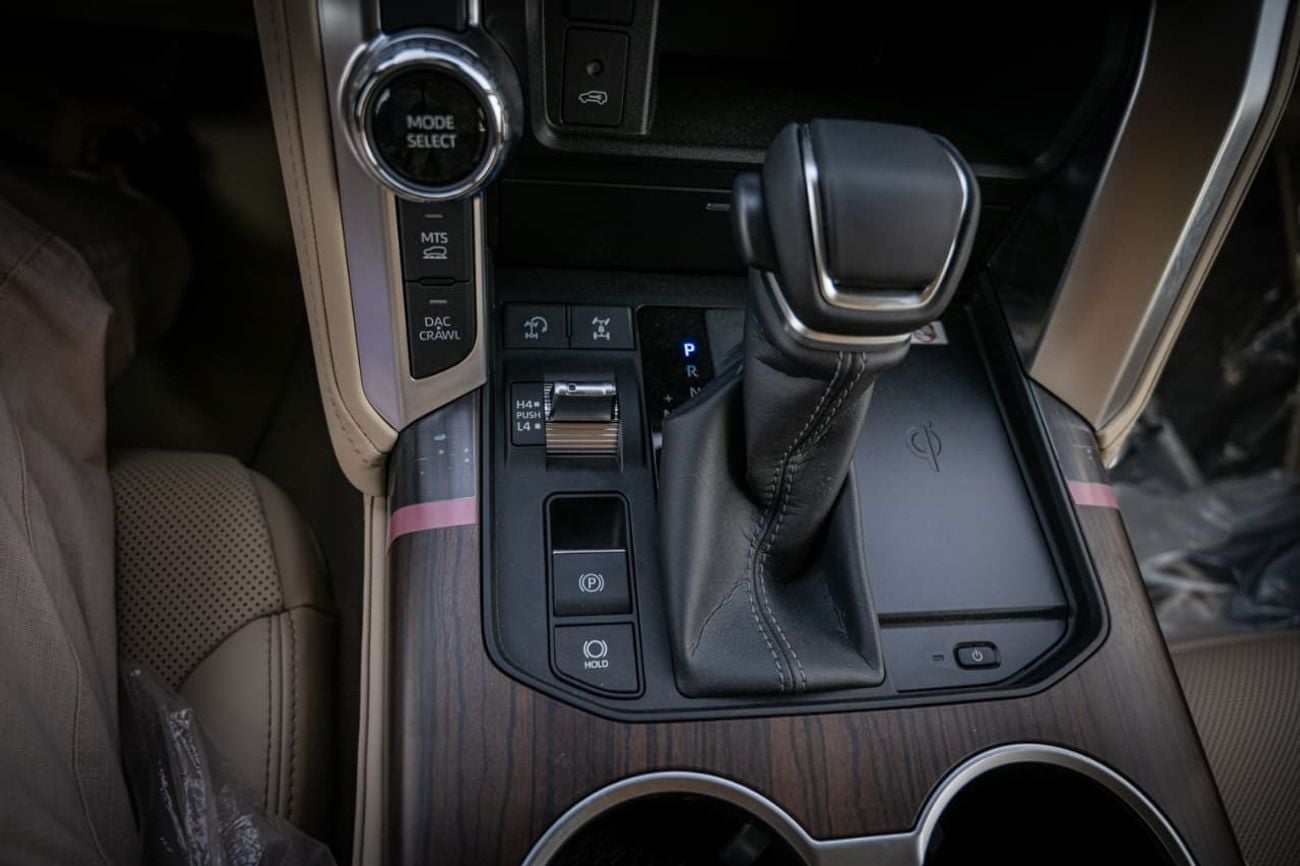 Toyota Land Cruiser GXR LC300 3.5L HEV