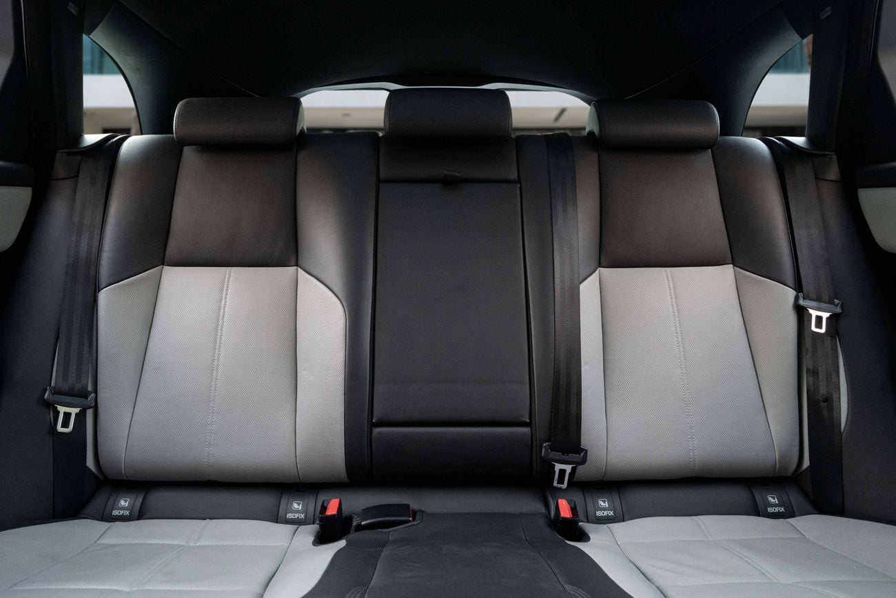 لاند روفر رينج روفر فيلار Range Rover R- Dynamic SE P250 | 4,407 P.M | 0% Downpayment | Land Rover Range Rover Velar R-Dynamic