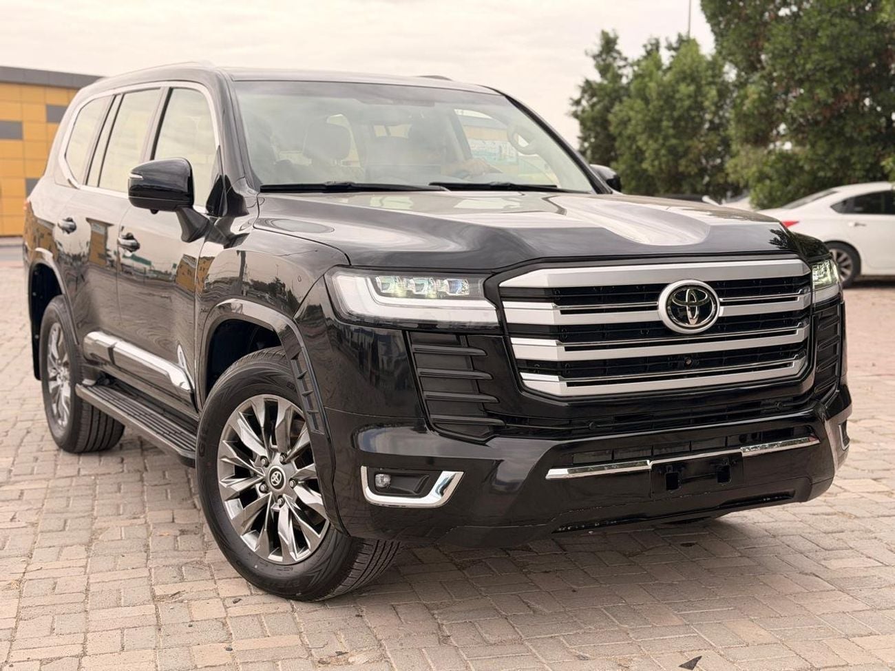 Toyota Land Cruiser GXR 4.0L Model 2017 Upgraded to 2025 Shape Pull Option GCC Specification