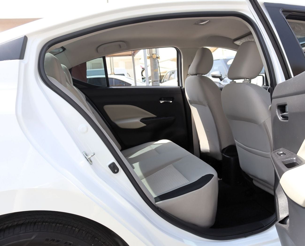 Nissan Sunny SV ACCIDENTS FREE -- GCC - ORIGINAL PAINT - PERFECT CONDITION INSIDE OUT